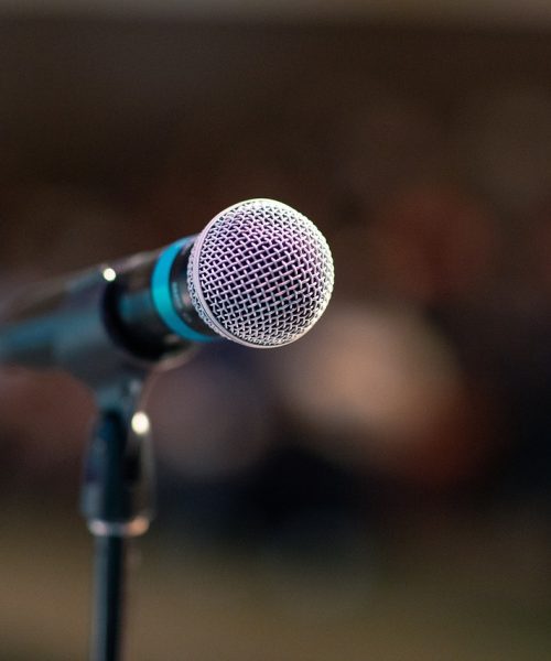 public-speaking-3926344_1280